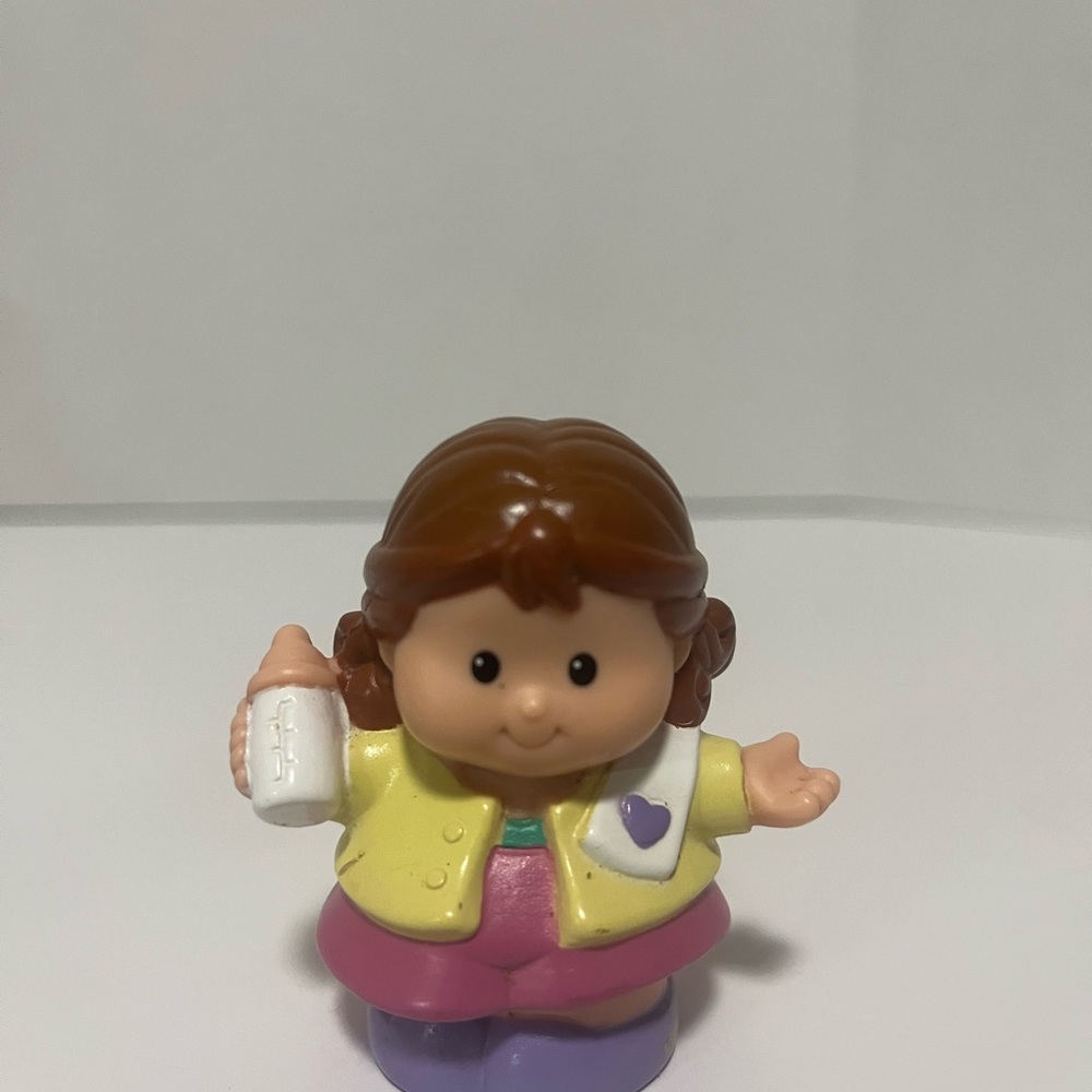 4/$20 MOMVintage 2001 fisher price little peopleBrown Hair, Yellow Jacket